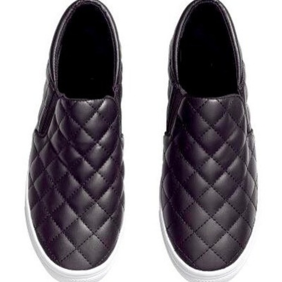 Black Quilted texture slip on sneaker - Picture 6 of 7
